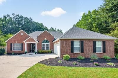 3 bedroom, 2 bathroom, 1,908 sq ft single family residence under contract at 501 Ansley Forest Drive, Monroe, GA 30655