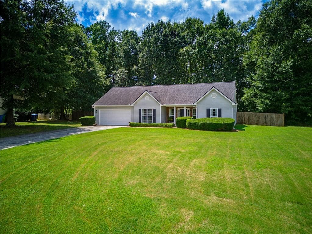 3 bedroom, 2 bathroom, 1,656 sq ft single family residence under contract at 1628 Amalie Drive, Statham, GA 30666 — photo 2
