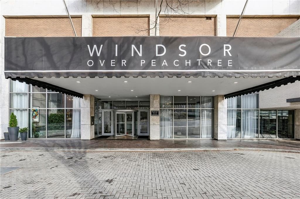 2 bedroom, 1 bathroom, 992 sq ft condominium for sale at 620 Peachtree Street 706, Atlanta, GA 30308 — photo 3