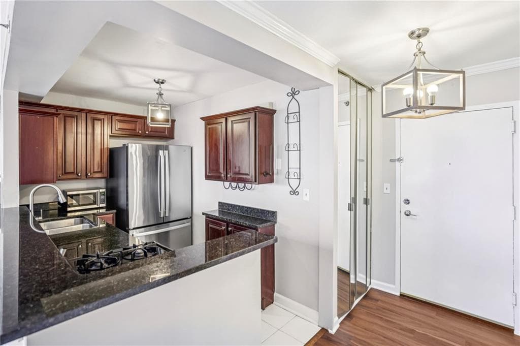2 bedroom, 1 bathroom, 992 sq ft condominium for sale at 620 Peachtree Street 706, Atlanta, GA 30308 — photo 6