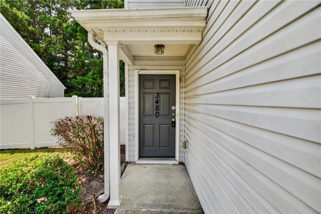 3 bedroom, 3 bathroom, 2,128 sq ft single family residence for sale at 3480 Carriage Chase Road, Atlanta, GA 30349 — photo 4