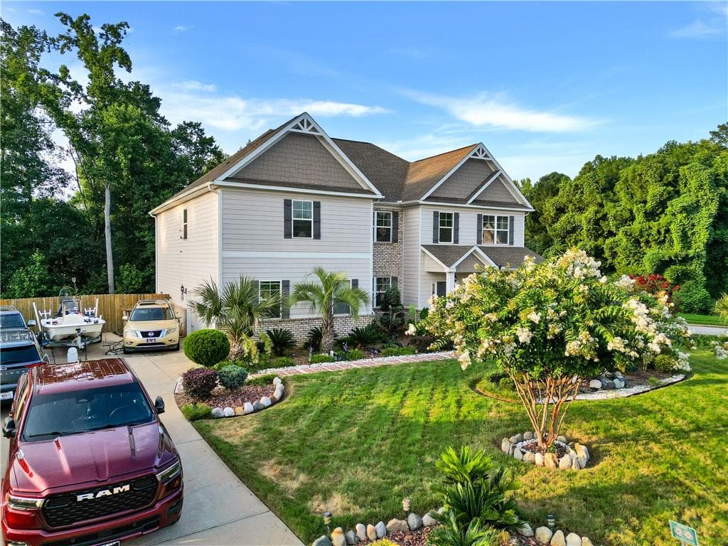 5 bedroom, 4 bathroom, 4,106 sq ft single family residence for sale at 300 Onyx Drive, Mcdonough, GA 30252 — photo 3