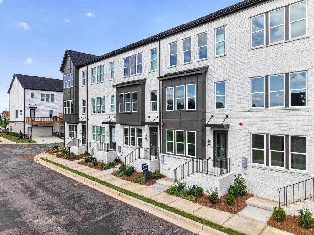 3 bedroom, 4 bathroom, 1,919 sq ft townhouse for rent at 1308 Koa Court, Smyrna, GA 30080 for $3,800 a month — photo 3