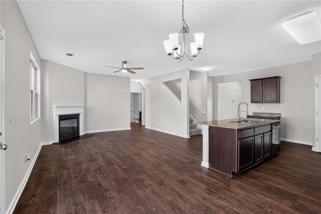 5 bedroom, 3 bathroom, 3,044 sq ft single family residence under contract at 1961 Osprey Drive, Hampton, GA 30228 — photo 2