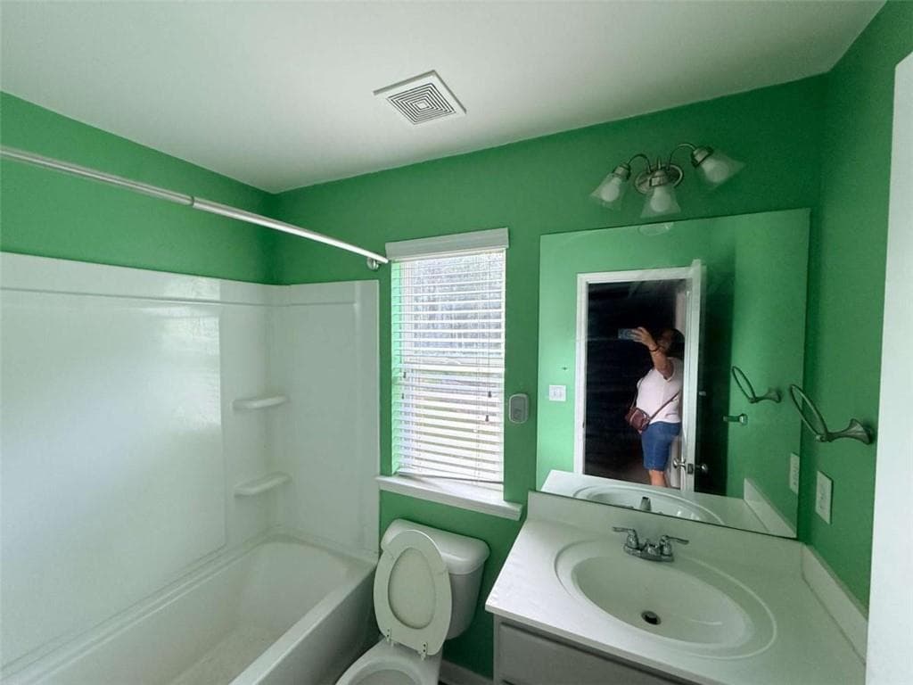 3 bedroom, 3 bathroom, 1,484 sq ft townhouse for sale at 2352 Rolling Trail, Lithonia, GA 30058 — photo 6