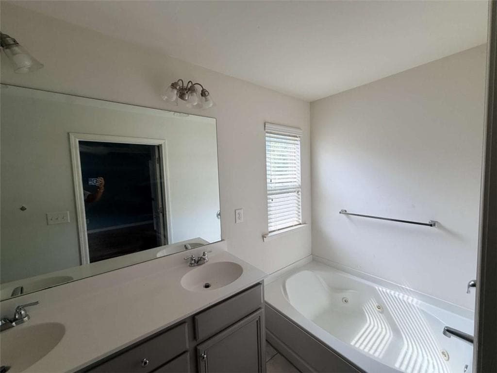 3 bedroom, 3 bathroom, 1,484 sq ft townhouse for sale at 2352 Rolling Trail, Lithonia, GA 30058 — photo 9