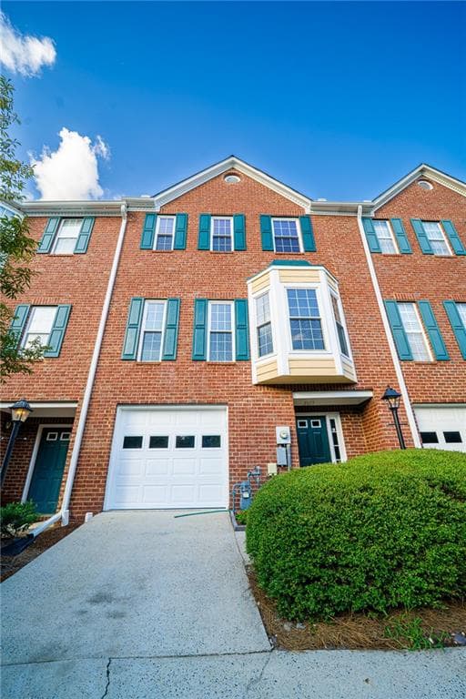 4 bedroom, 4 bathroom, 1,714 sq ft townhouse for sale at 2077 Pinnacle Pointe Drive, Norcross, GA 30071