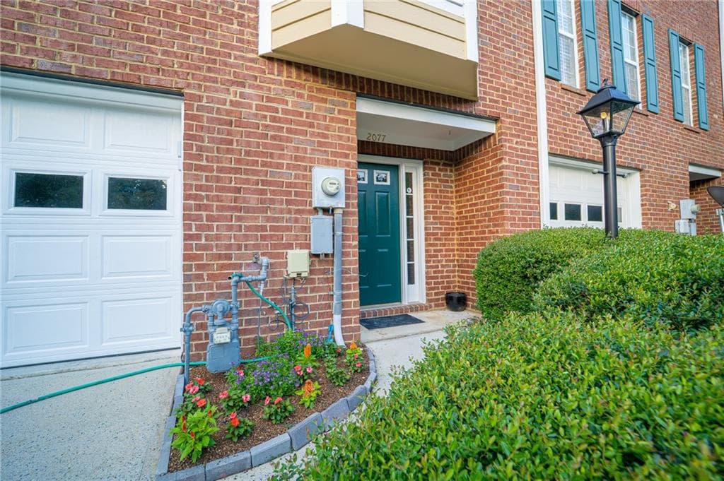 4 bedroom, 4 bathroom, 1,714 sq ft townhouse for sale at 2077 Pinnacle Pointe Drive, Norcross, GA 30071 — photo 3