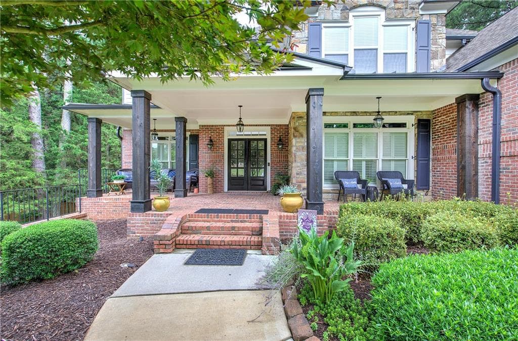 6 bedroom, 6 bathroom, 4,756 sq ft single family residence under contract at 4405 Sterling Pointe Drive, Kennesaw, GA 30152 — photo 3