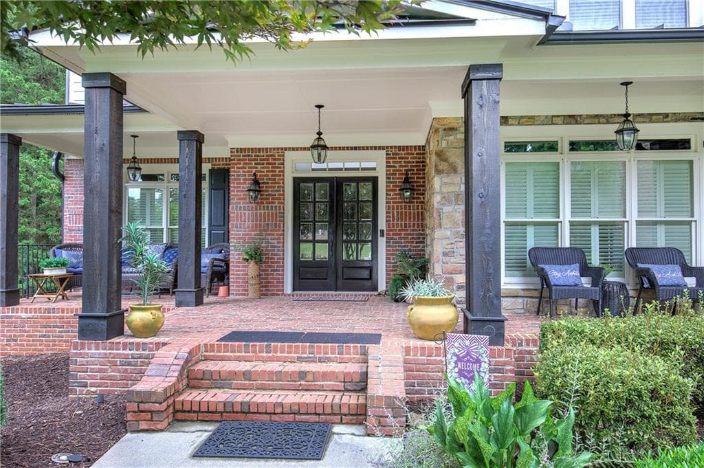 6 bedroom, 6 bathroom, 4,756 sq ft single family residence under contract at 4405 Sterling Pointe Drive, Kennesaw, GA 30152 — photo 5