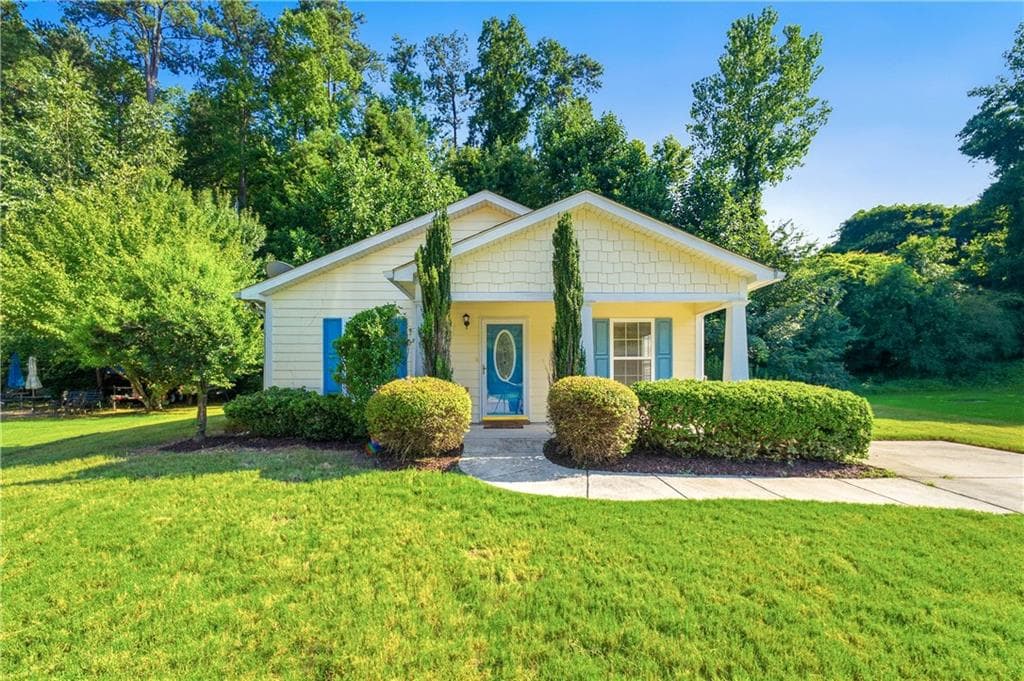 3 bedroom, 2 bathroom, 1,343 sq ft single family residence for sale at 6955 Satterlee Woods Lane, Austell, GA 30168