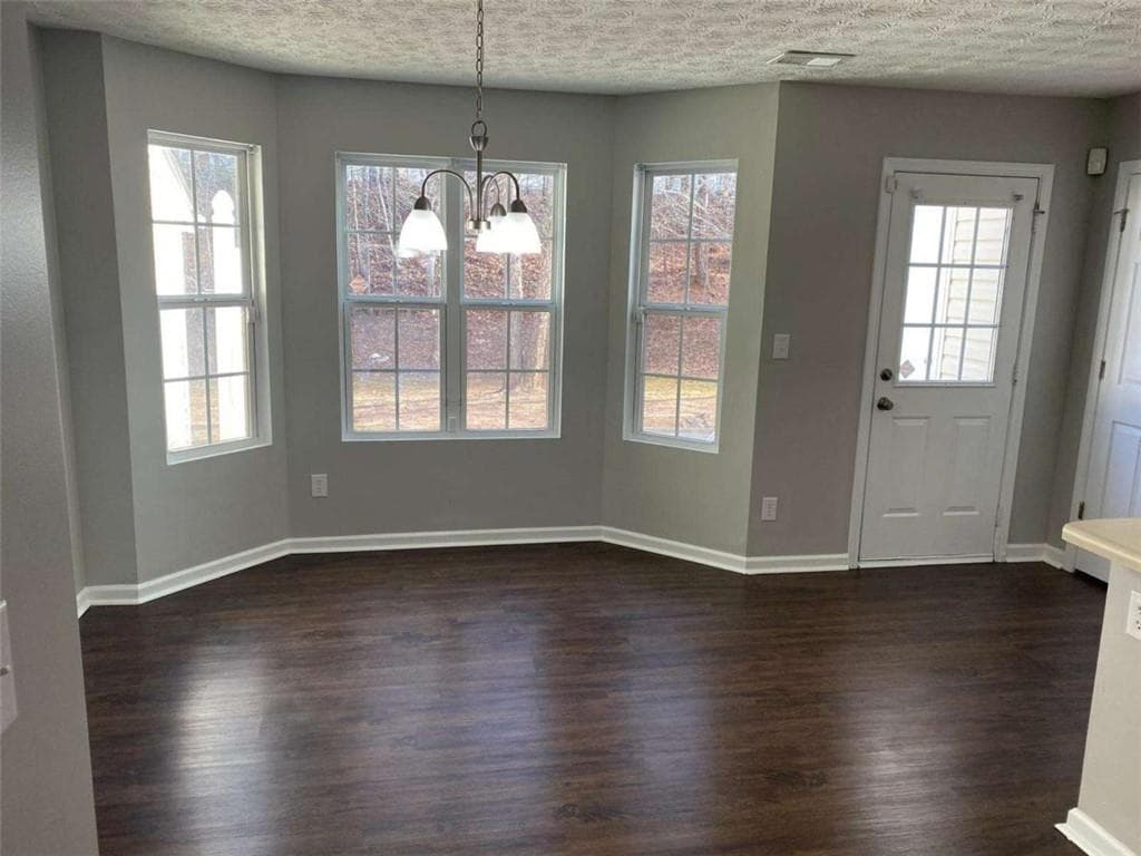 3 bedroom, 3 bathroom, 1,372 sq ft townhouse under contract at 2752 Valley Green Drive, Gainesville, GA 30504 — photo 3