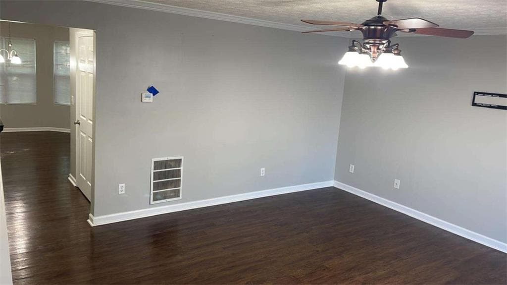 3 bedroom, 3 bathroom, 1,372 sq ft townhouse under contract at 2752 Valley Green Drive, Gainesville, GA 30504 — photo 9