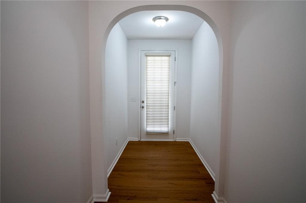 3 bedroom, 3 bathroom, 1,969 sq ft townhouse for sale at 2306 Bellyard Drive, Buford, GA 30519 — photo 3