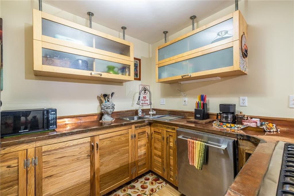 1 bedroom, 1 bathroom duplex for rent at 150 South Avenue 2, Atlanta, GA 30315 for $2,200 a month — photo 1 of 29