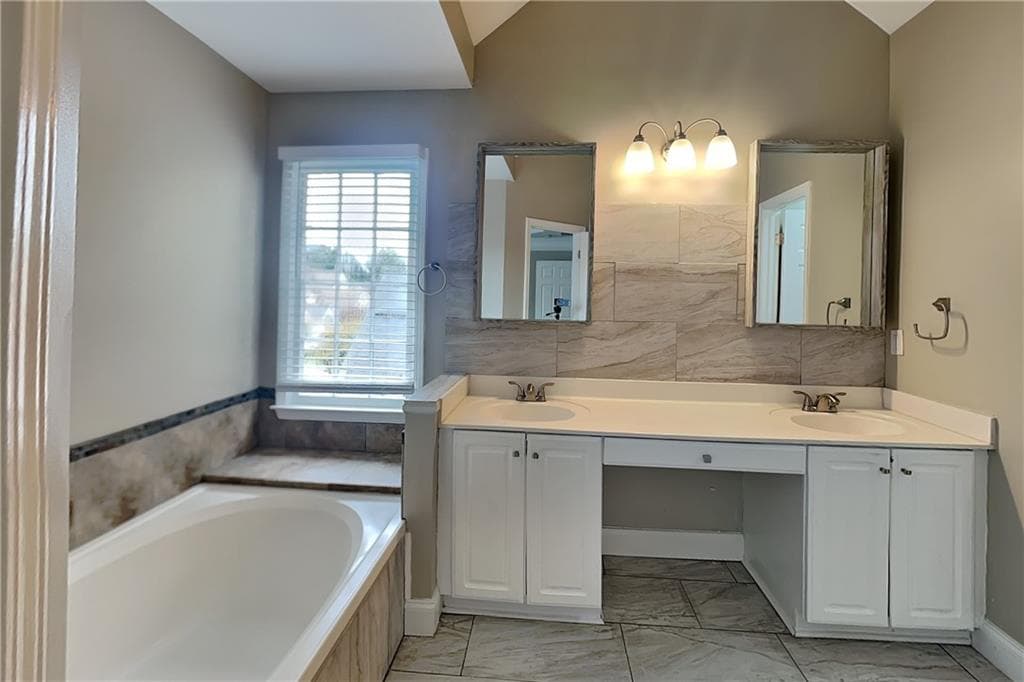 4 bedroom, 3 bathroom, 2,578 sq ft single family residence for rent at 1461 Rosewood Creek Drive, Marietta, GA 30066 for $2,745 a month — photo 7