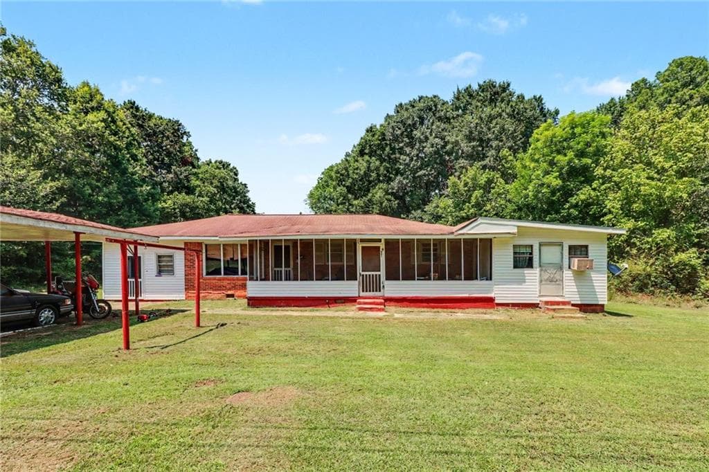 3 bedroom, 3 bathroom, 2,375 sq ft single family residence for sale at 931 Davenport Street, Cedartown, GA 30125