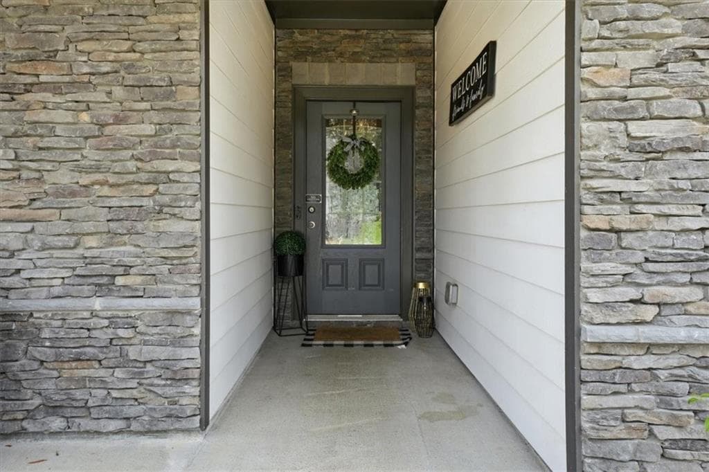 4 bedroom, 4 bathroom, 2,390 sq ft single family residence under contract at 638 Valdosta Drive, Canton, GA 30114 — photo 3