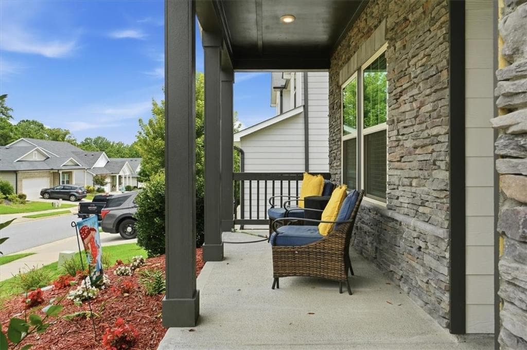4 bedroom, 4 bathroom, 2,390 sq ft single family residence under contract at 638 Valdosta Drive, Canton, GA 30114 — photo 4