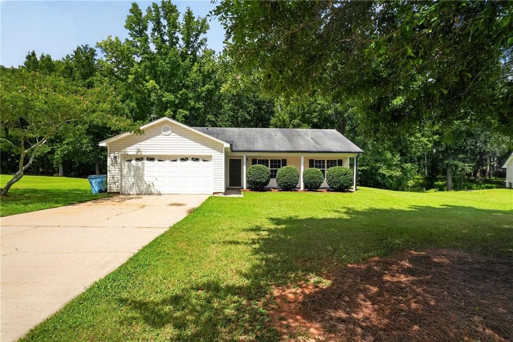 3 bedroom, 2 bathroom, 1,500 sq ft single family residence for sale at 2015 Jefferson Way, Mcdonough, GA 30252 — photo 1 of 18