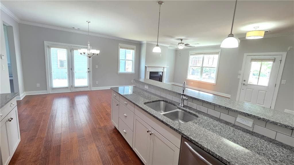 3 bedroom, 3 bathroom, 1,915 sq ft single family residence for sale at 2339 Village Grove Drive, Suwanee, GA 30024 — photo 9