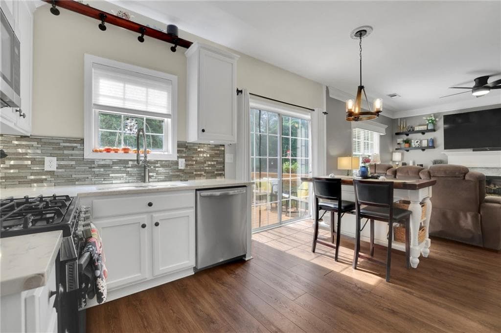 4 bedroom, 3 bathroom, 1,860 sq ft single family residence for sale at 7660 Streamside Lane, Cumming, GA 30028 — photo 5