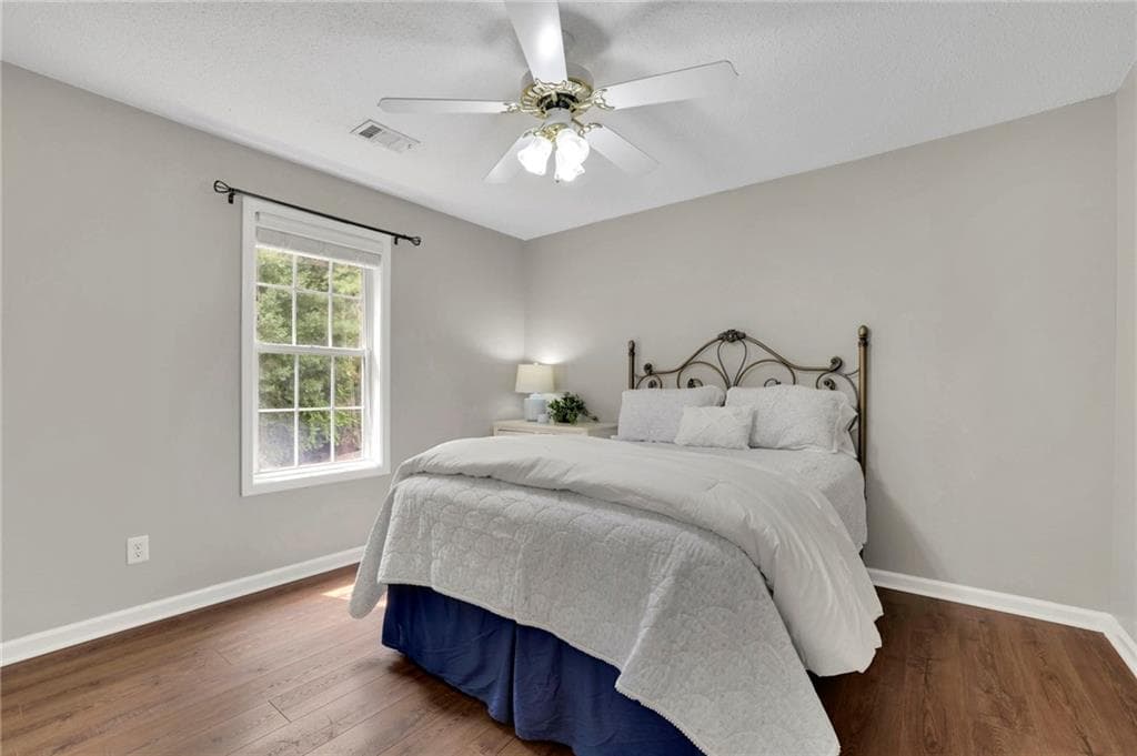 4 bedroom, 3 bathroom, 1,860 sq ft single family residence for sale at 7660 Streamside Lane, Cumming, GA 30028 — photo 9
