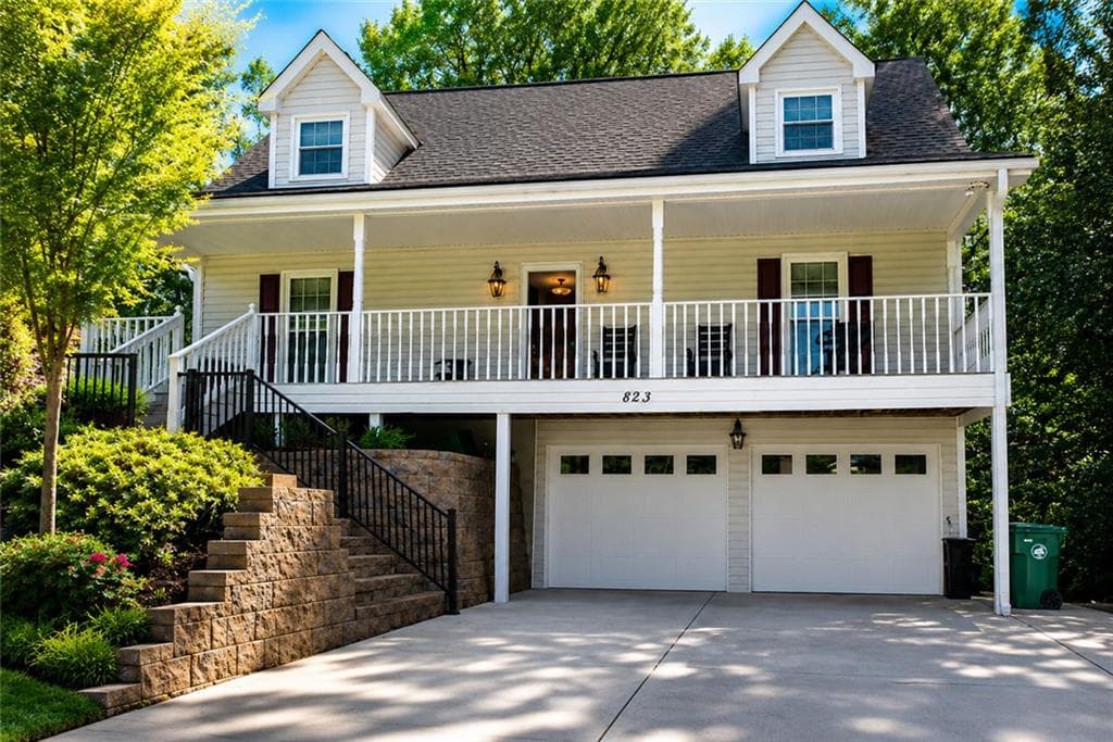 4 bedroom, 3 bathroom, 2,810 sq ft single family residence under contract at 823 Ridge Avenue, Stone Mountain, GA 30083