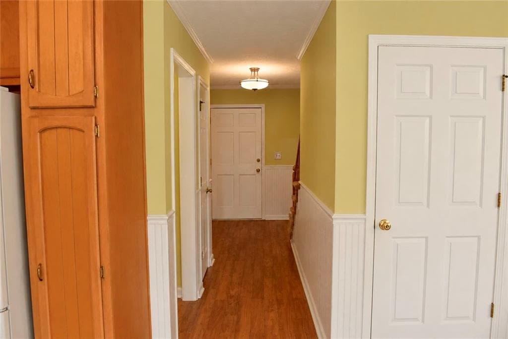 4 bedroom, 3 bathroom, 2,810 sq ft single family residence under contract at 823 Ridge Avenue, Stone Mountain, GA 30083 — photo 5