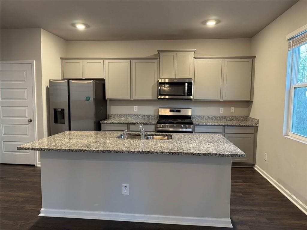 4 bedroom, 3 bathroom, 3,558 sq ft single family residence for rent at 146 Silver Birch Pass, Newnan, GA 30265 for $2,700 a month — photo 4