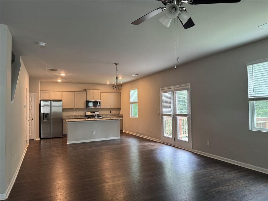 4 bedroom, 3 bathroom, 3,558 sq ft single family residence for rent at 146 Silver Birch Pass, Newnan, GA 30265 for $2,700 a month — photo 5