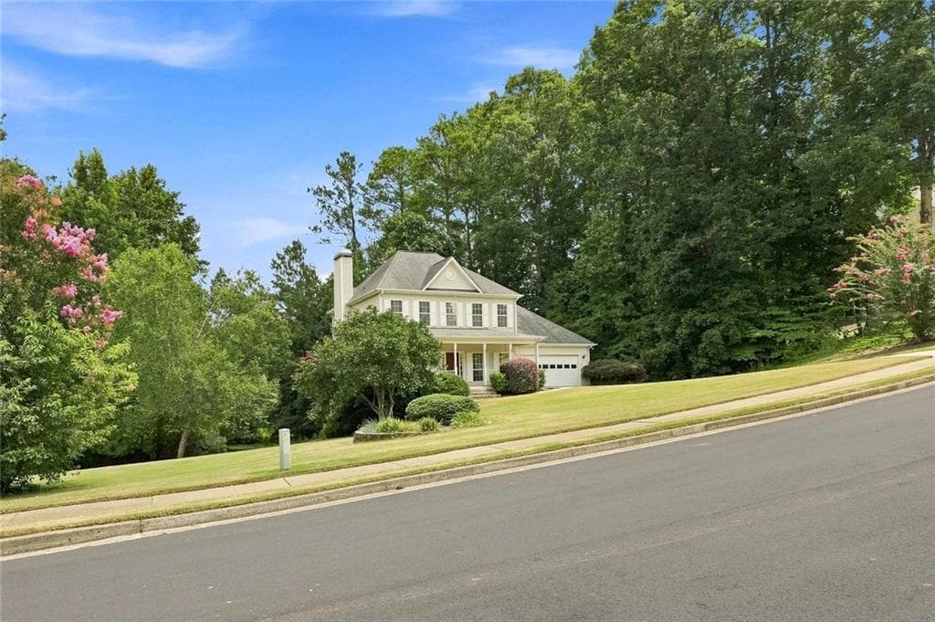 4 bedroom, 4 bathroom, 3,000 sq ft single family residence for rent at 995 Stefan Walk, Cumming, GA 30040 for $2,900 a month — photo 2