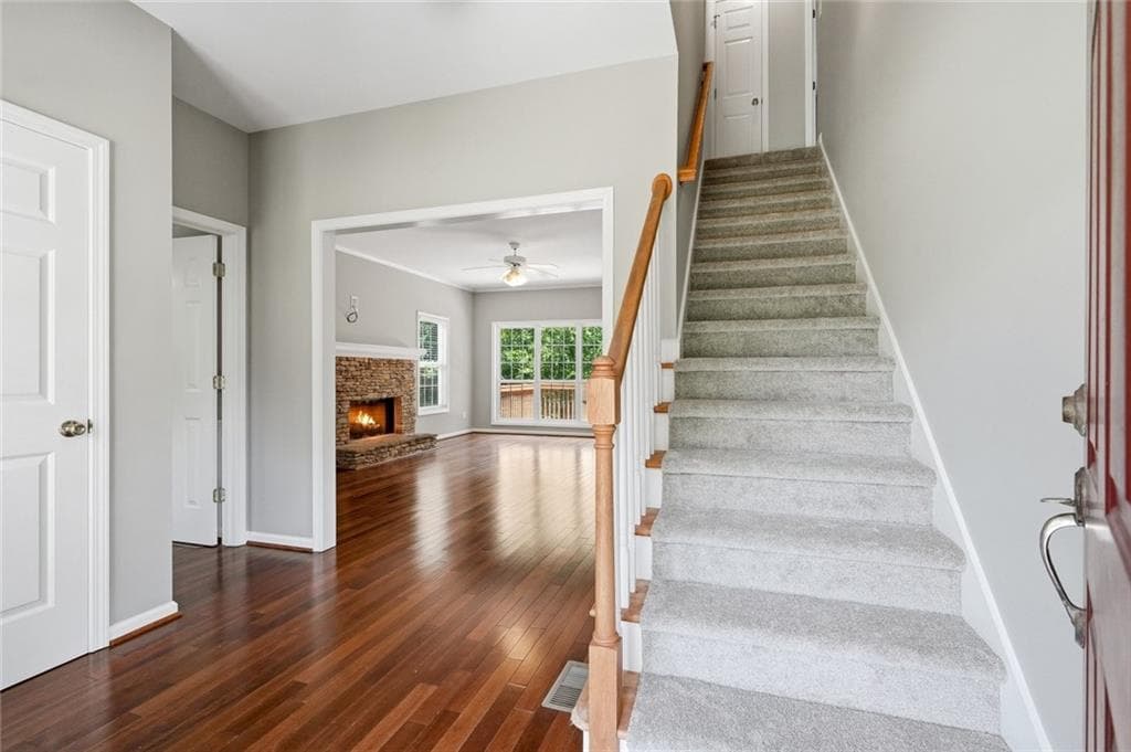 4 bedroom, 4 bathroom, 3,000 sq ft single family residence for rent at 995 Stefan Walk, Cumming, GA 30040 for $2,900 a month — photo 3