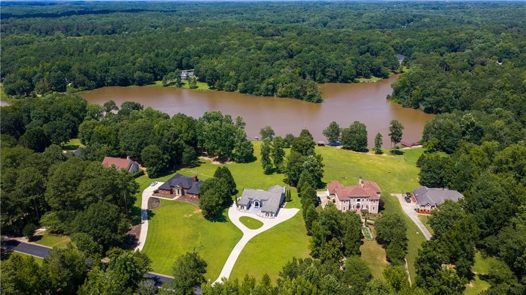 4 bedroom, 5 bathroom, 5,173 sq ft single family residence for sale at 145 Lees Overlook, Fayetteville, GA 30214 — photo 3
