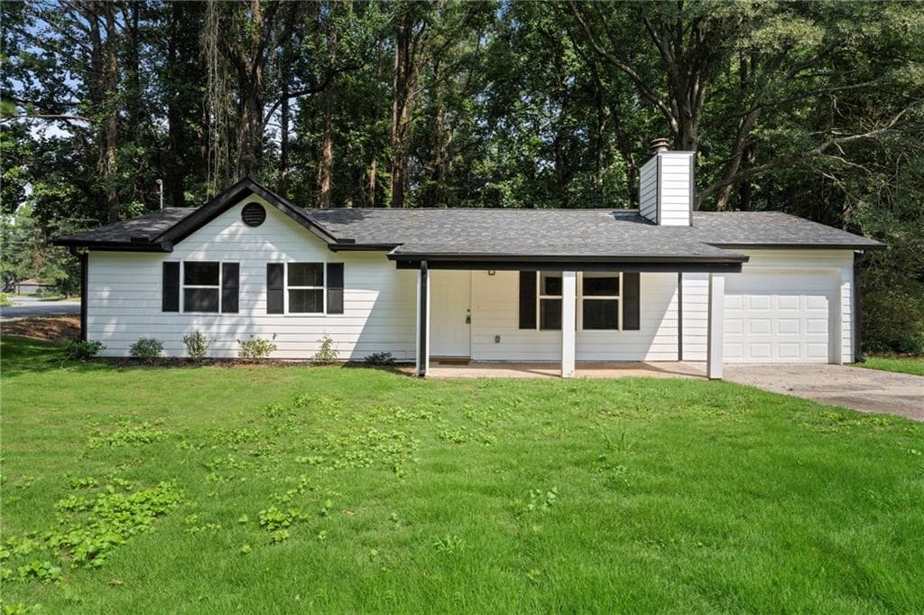 4 bedroom, 2 bathroom, 1,600 sq ft single family residence for sale at 20 Skylark Lane, Jonesboro, GA 30238