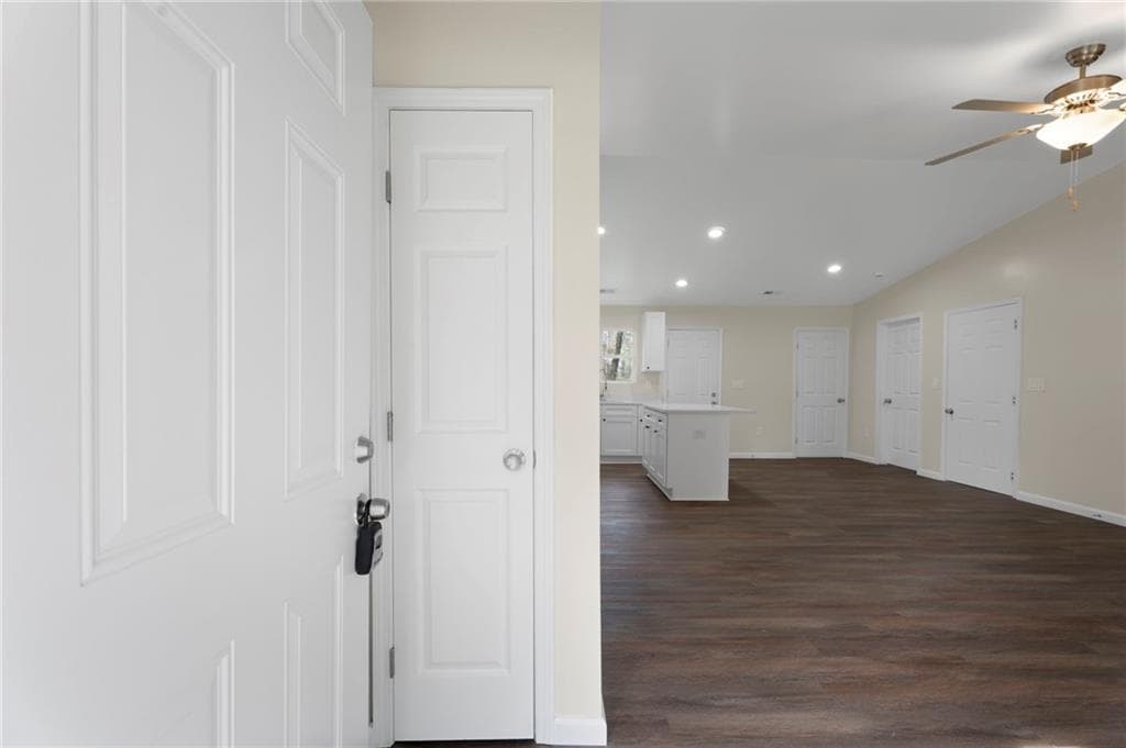 4 bedroom, 2 bathroom, 1,600 sq ft single family residence for sale at 20 Skylark Lane, Jonesboro, GA 30238 — photo 5