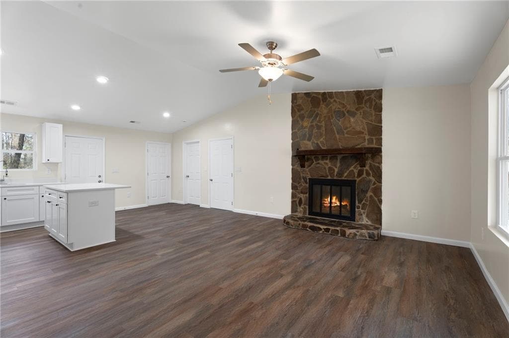 4 bedroom, 2 bathroom, 1,600 sq ft single family residence for sale at 20 Skylark Lane, Jonesboro, GA 30238 — photo 6