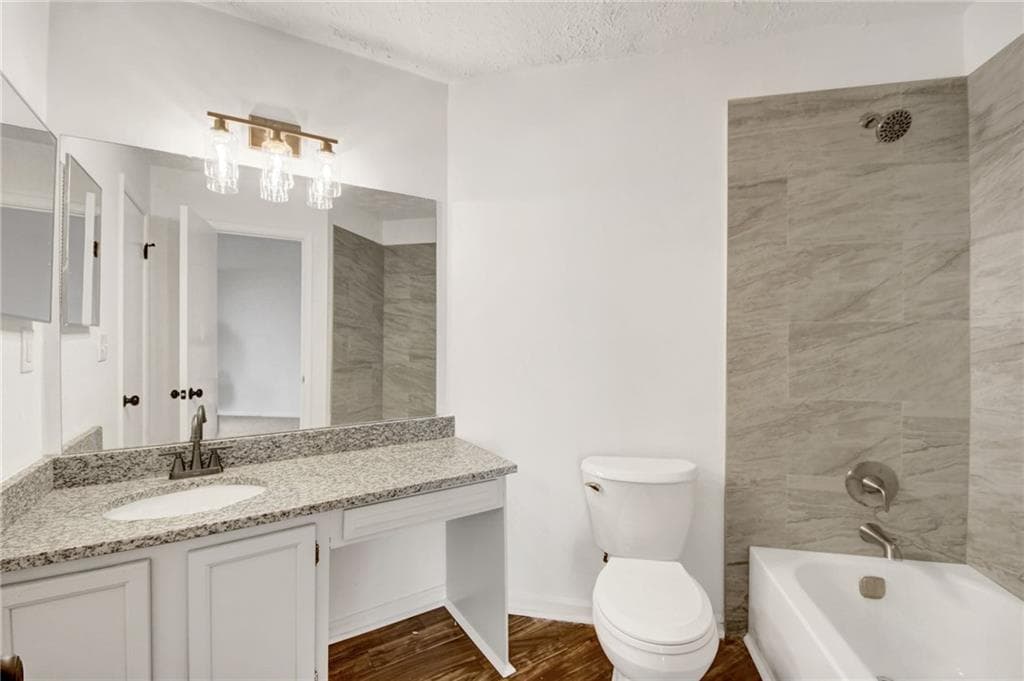 2 bedroom, 2 bathroom, 1,223 sq ft condominium for sale at 702 Glenleaf Drive, Peachtree Corners, GA 30092 — photo 8