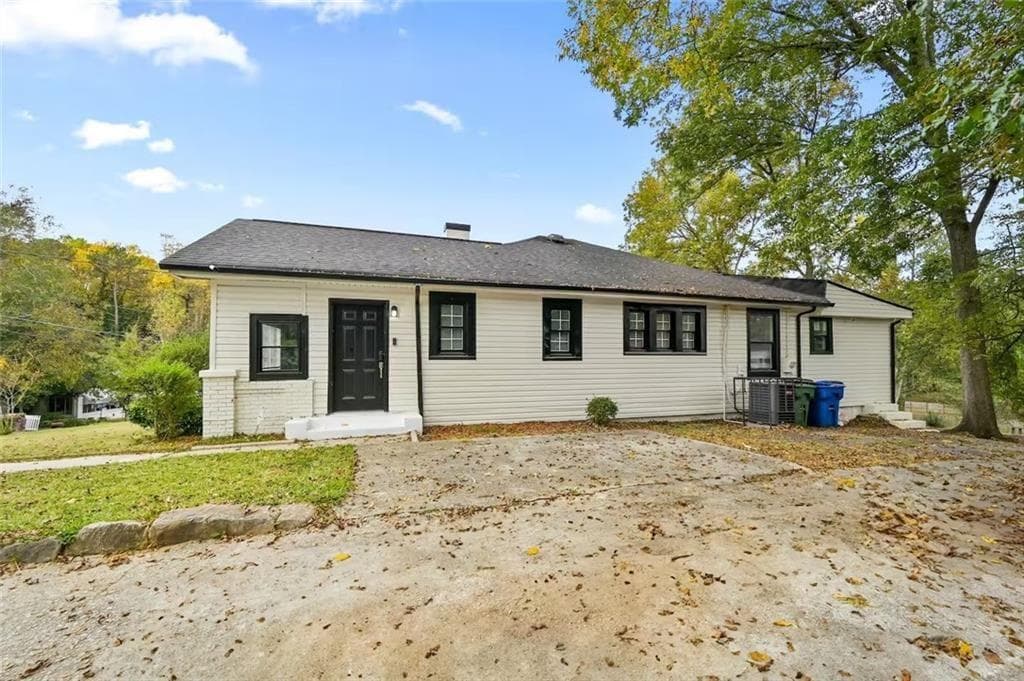3 bedroom, 2 bathroom, 1,580 sq ft single family residence for sale at 1405 North Avenue, Atlanta, GA 30318