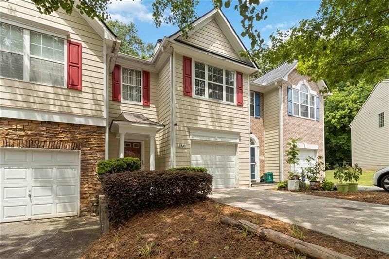 2 bedroom, 3 bathroom, 1,561 sq ft townhouse for sale at 5820 Terremont Circle, Norcross, GA 30093 — photo 2