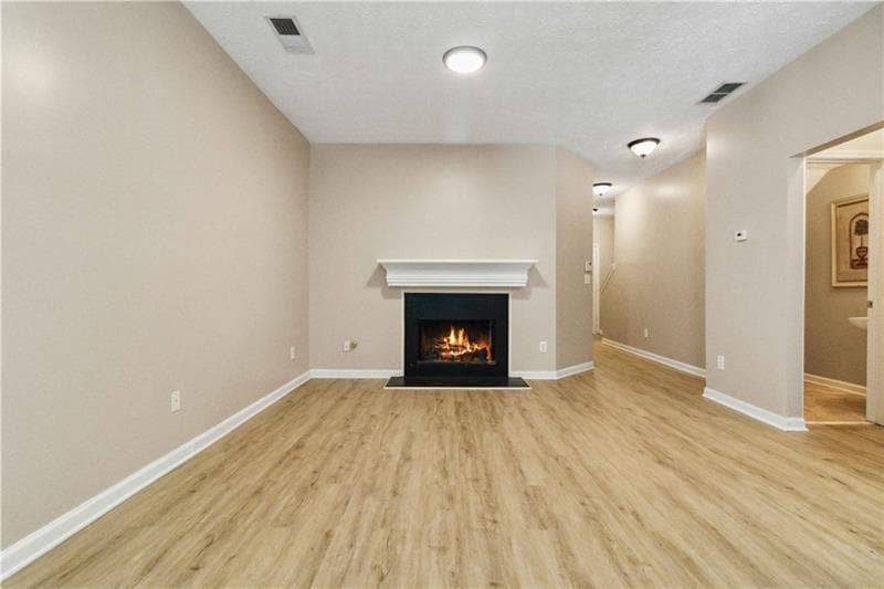 2 bedroom, 3 bathroom, 1,561 sq ft townhouse for sale at 5820 Terremont Circle, Norcross, GA 30093 — photo 6
