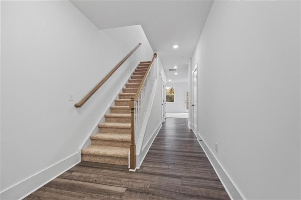 3 bedroom, 3 bathroom, 1,480 sq ft townhouse under contract at 1512 Parks Edge Lane, Atlanta, GA 30318 — photo 2