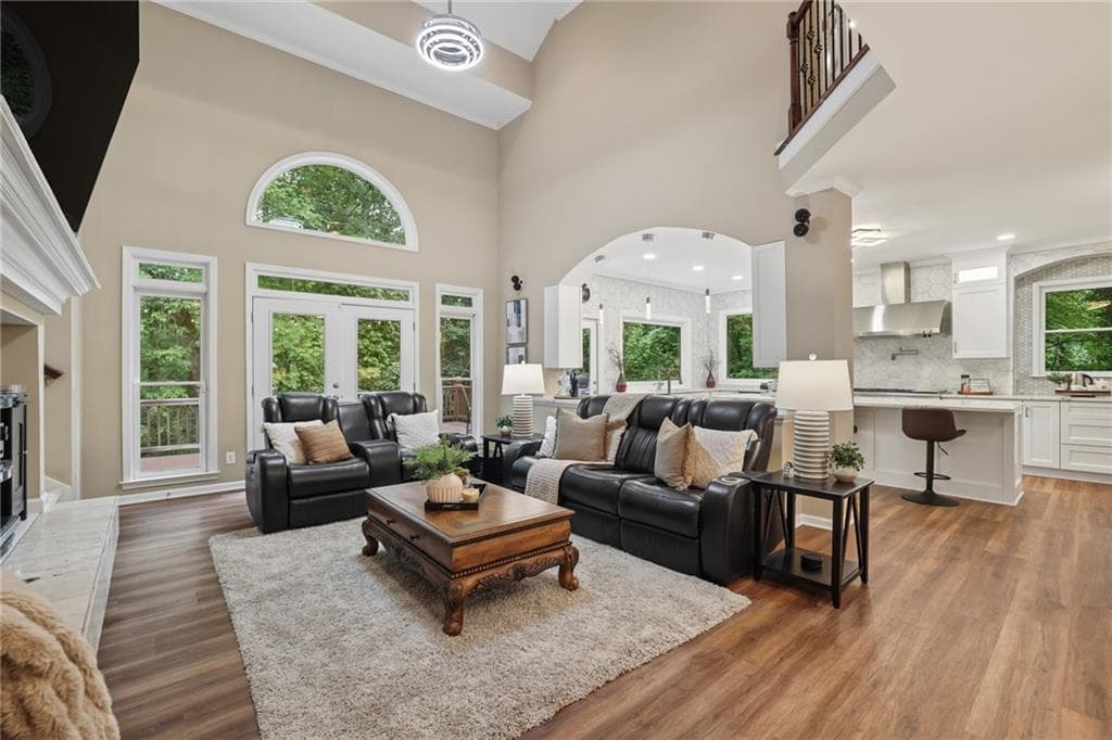 7 bedroom, 6 bathroom, 6,446 sq ft single family residence for sale at 2436 Fontainebleau Drive, Atlanta, GA 30360 — photo 9