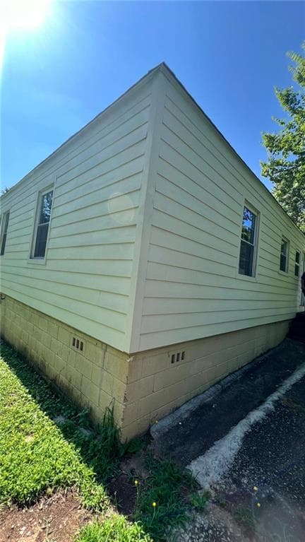 4 bedroom, 2 bathroom, 1,800 sq ft single family residence under contract at 1241 Lyle Avenue, East Point, GA 30344 — photo 4