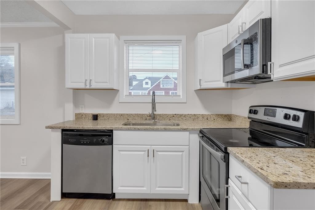 3 bedroom, 2 bathroom, 1,295 sq ft single family residence for sale at 1683 Candler Road, Decatur, GA 30032 — photo 9
