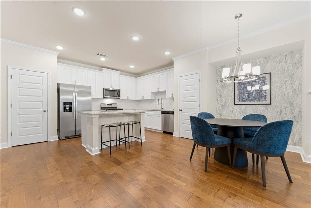 3 bedroom, 3 bathroom, 1,956 sq ft townhouse for sale at 7031 Cedar Glen Road, Atlanta, GA 30360 — photo 4