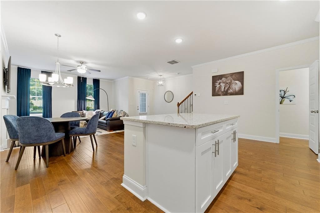 3 bedroom, 3 bathroom, 1,956 sq ft townhouse for sale at 7031 Cedar Glen Road, Atlanta, GA 30360 — photo 10