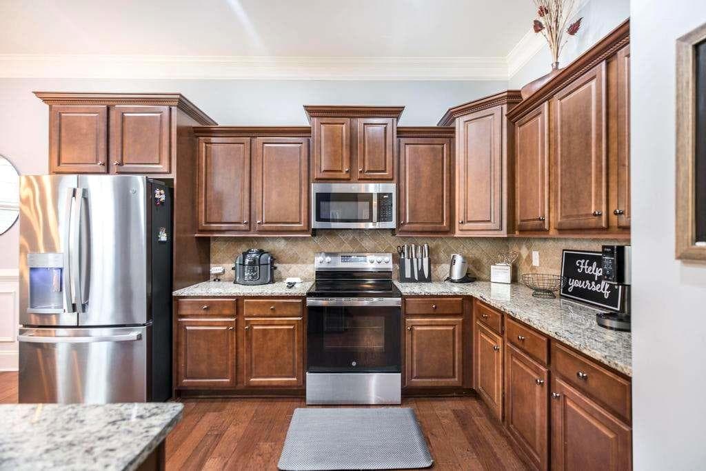 4 bedroom, 3 bathroom, 2,726 sq ft single family residence for sale at 315 Deven Court, Warner Robins, GA 31088 — photo 7