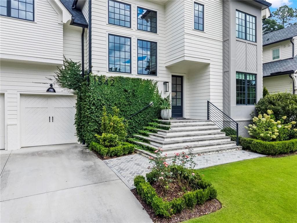 5 bedroom, 5 bathroom, 5,272 sq ft single family residence under contract at 1542 Trentwood Place, Atlanta, GA 30319 — photo 3