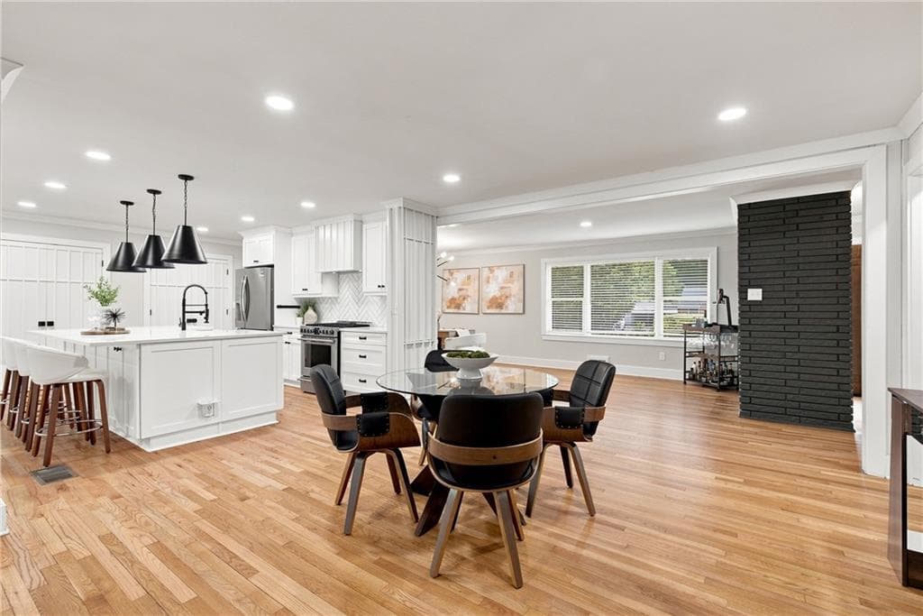 3 bedroom, 3 bathroom, 2,490 sq ft single family residence for sale at 1988 Brewer Boulevard, Atlanta, GA 30310 — photo 10
